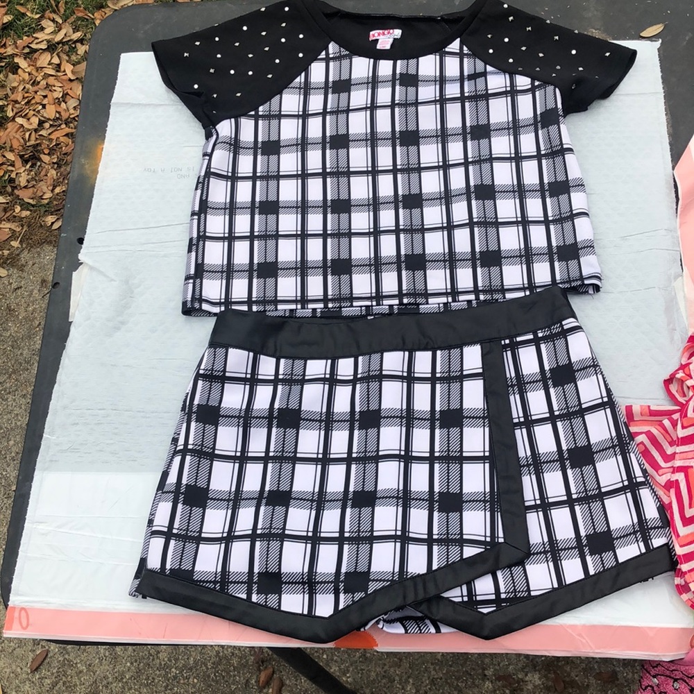 Two piece/price can be changed